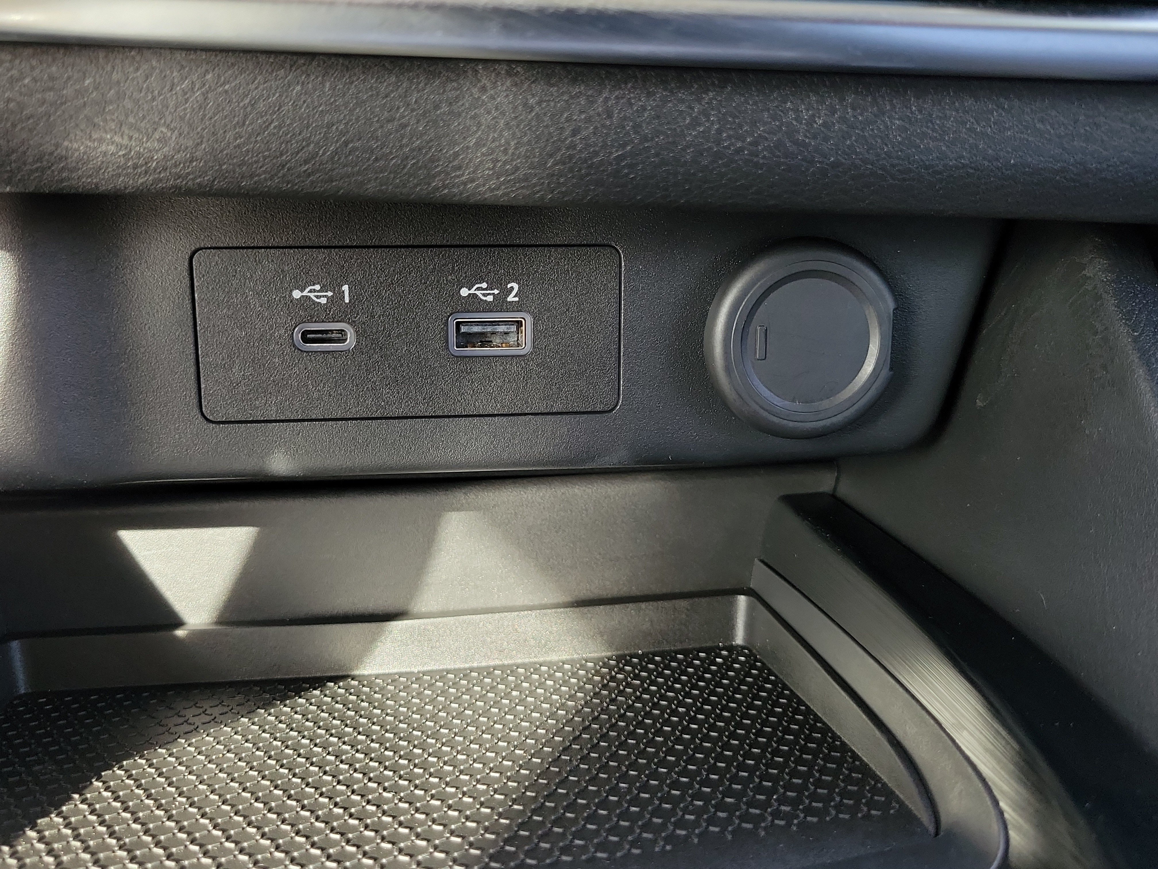 Used 2023 Nissan Rogue SV FWD image 28