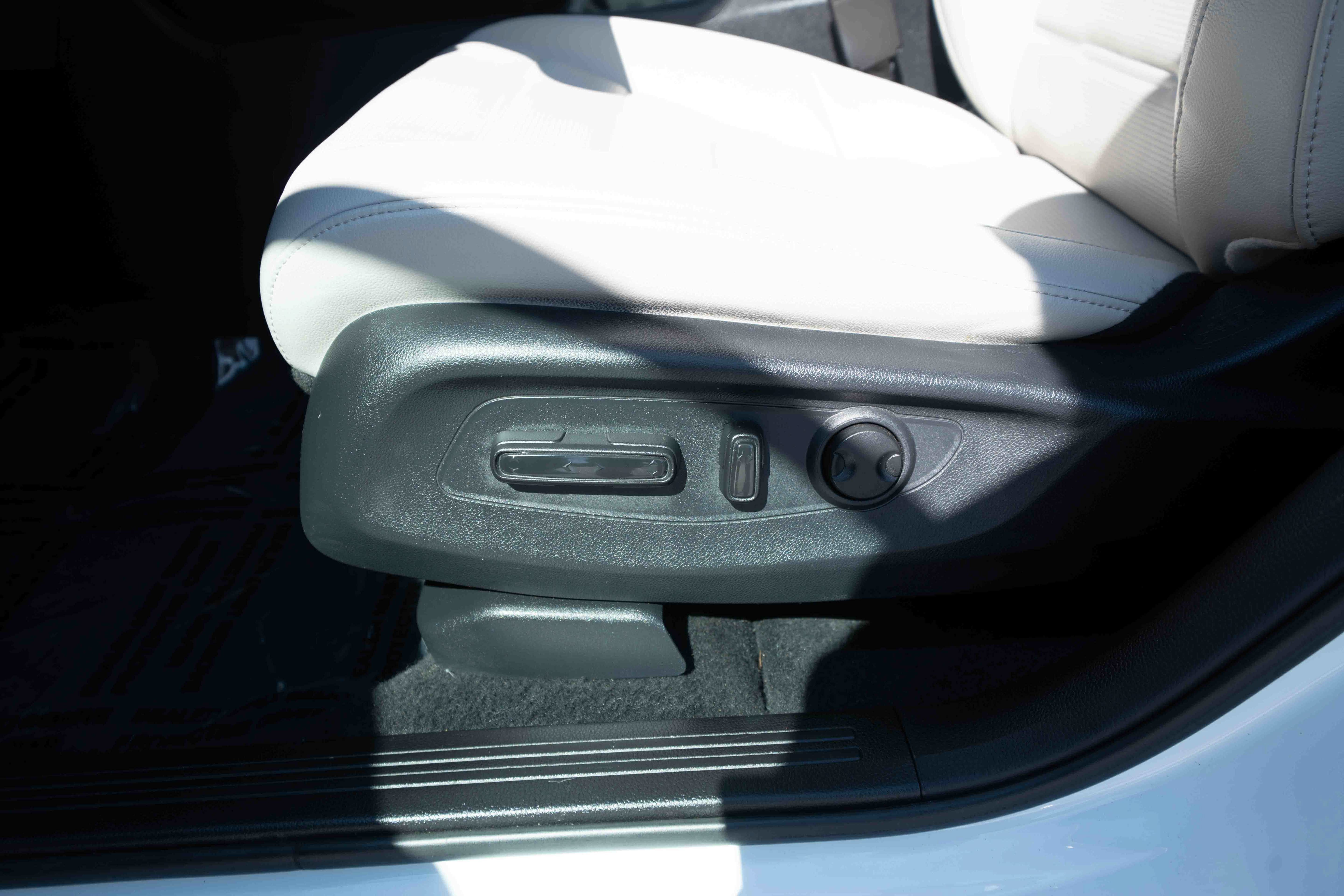 Certified 2025 Honda CR-V EX-L image 12