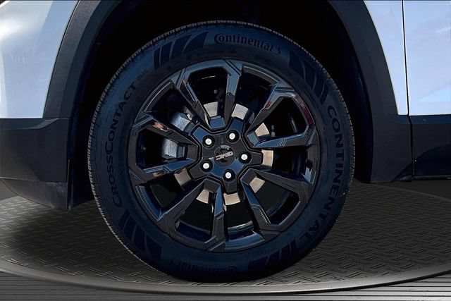 Used 2025 GMC Terrain Elevation w/ Black Edition AWD/4WD image 32