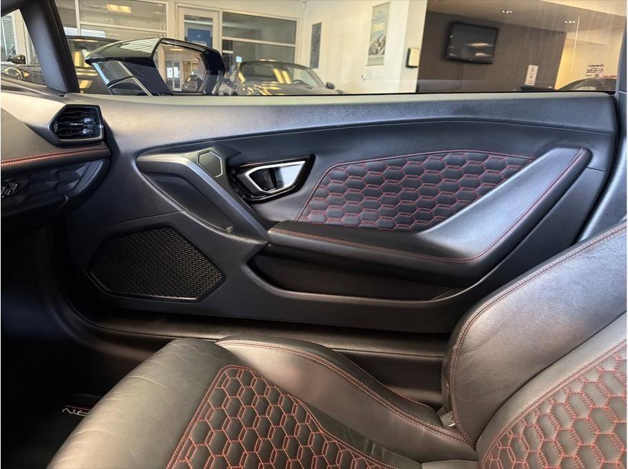 Used 2019 Lamborghini Huracan LP 580-2 RWD image 26