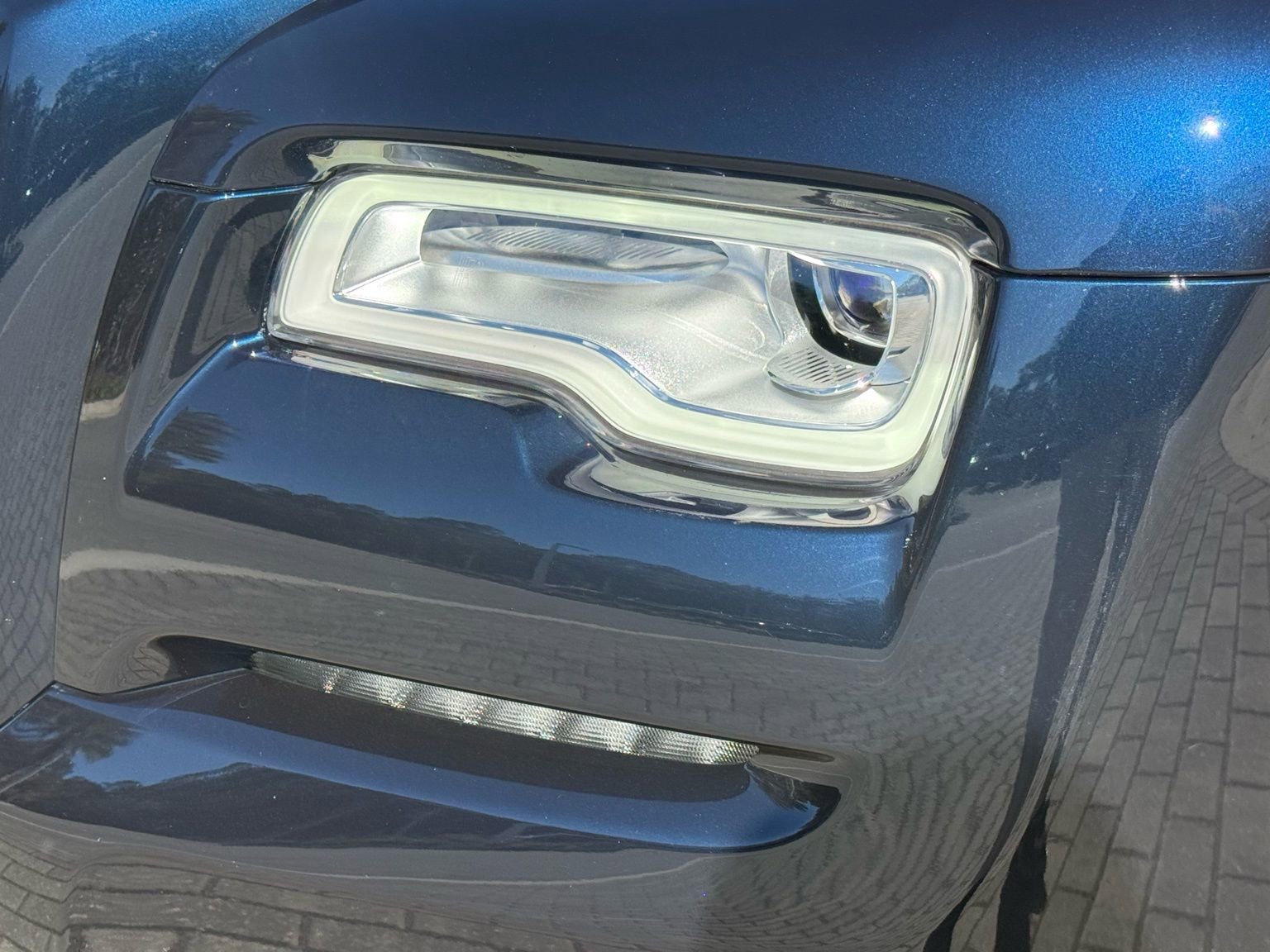 Used 2018 Rolls-Royce Dawn image 15