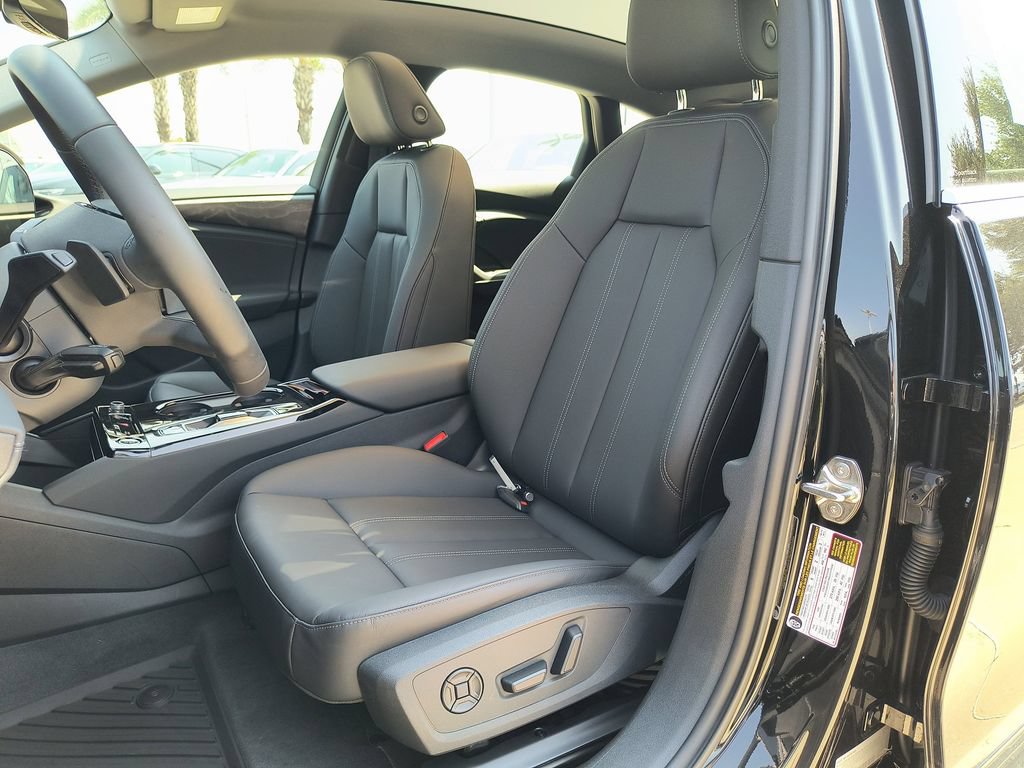 New 2025 Audi A6 e-tron Premium AWD/4WD image 7
