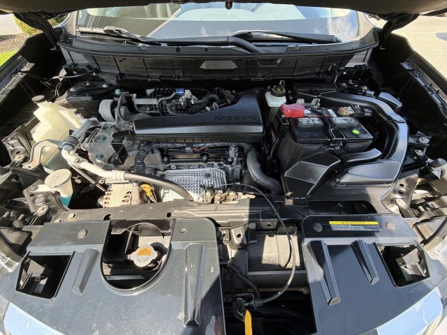 Certified 2018 Nissan Rogue SV w/ Sun & Sound Touring Package AWD/4WD image 14
