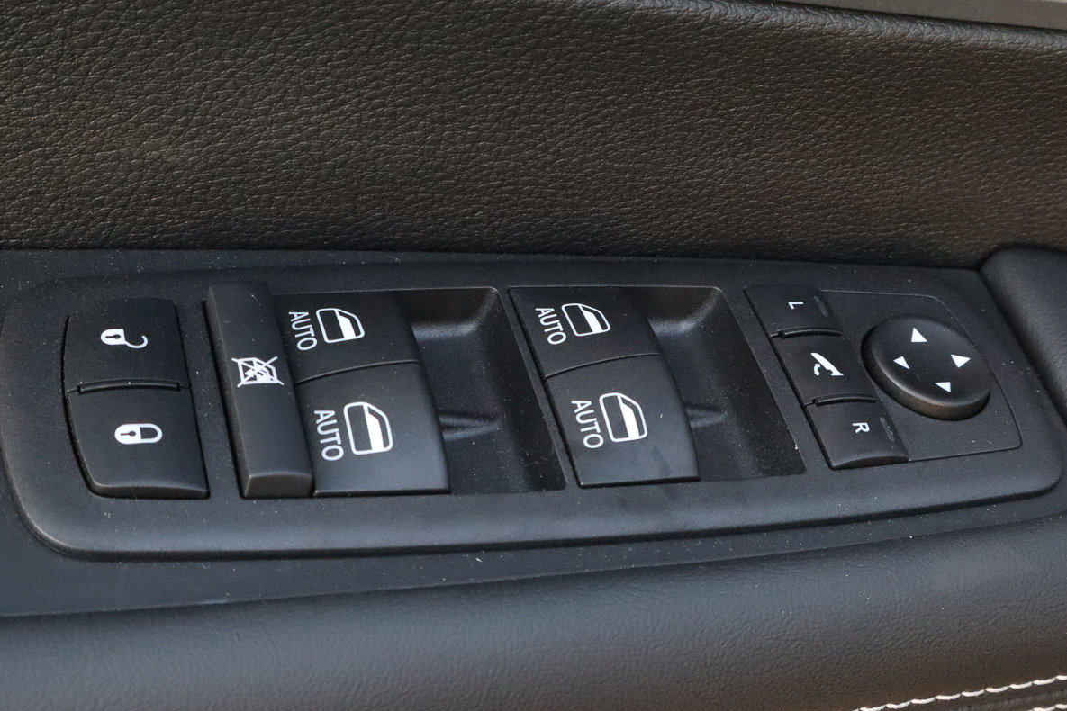 New 2026 Chrysler Pacifica Limited w/ S Appearance Package image 10