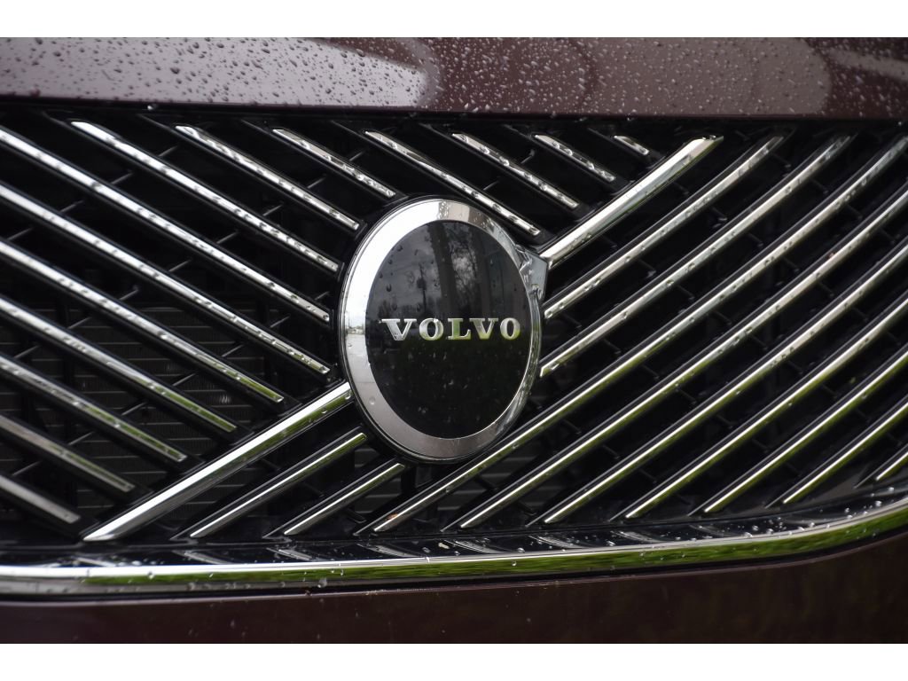 Certified 2026 Volvo XC90 B5 Core w/ Protection Package Premier image 10
