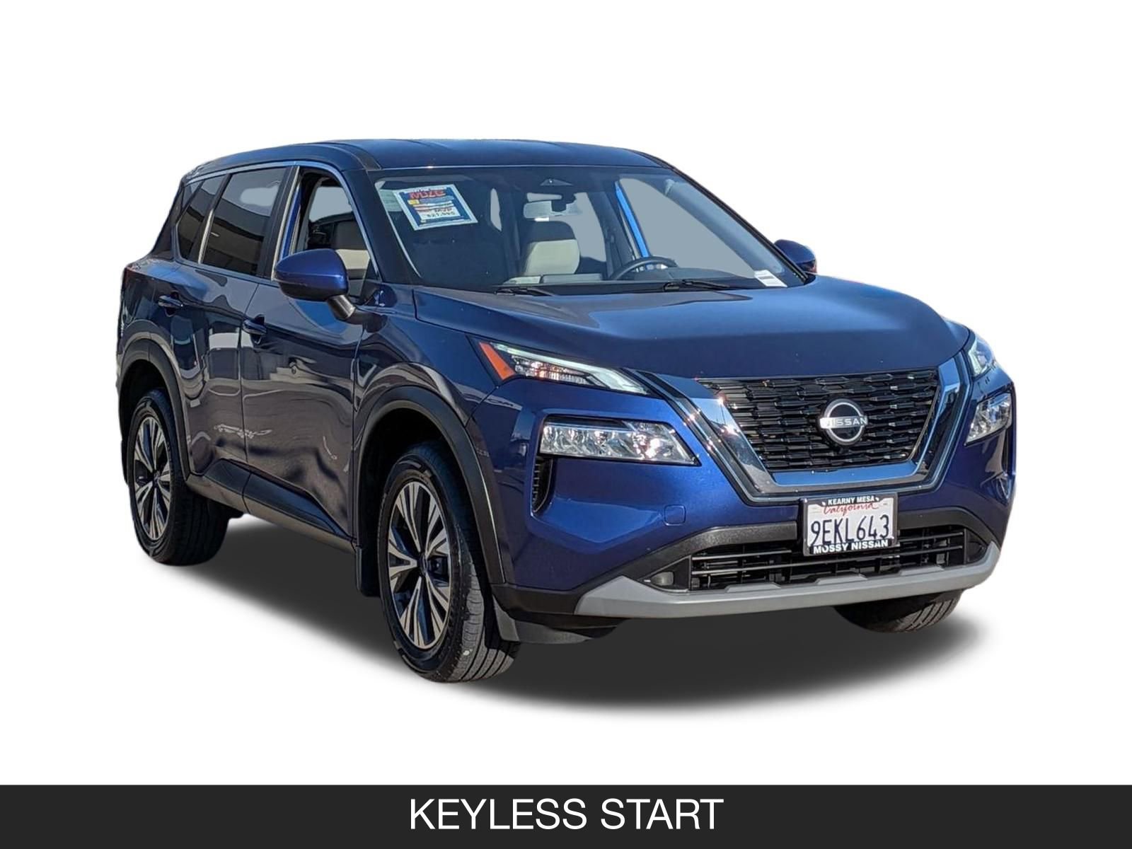 Used 2023 Nissan Rogue SV image 2