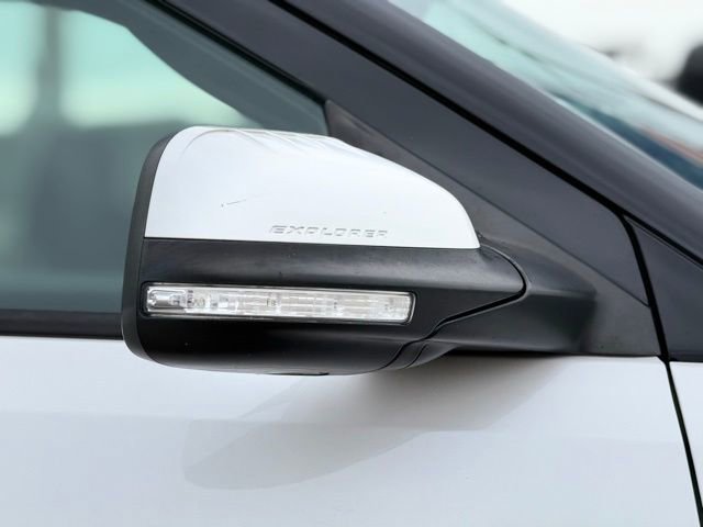 Used 2015 Ford Explorer Limited w/ Equipment Group 301A FWD image 9