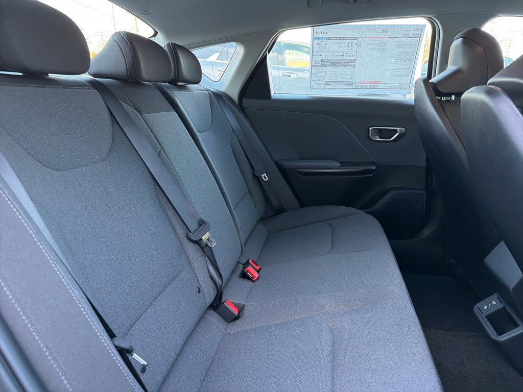New 2025 Kia K4 LXS image 16