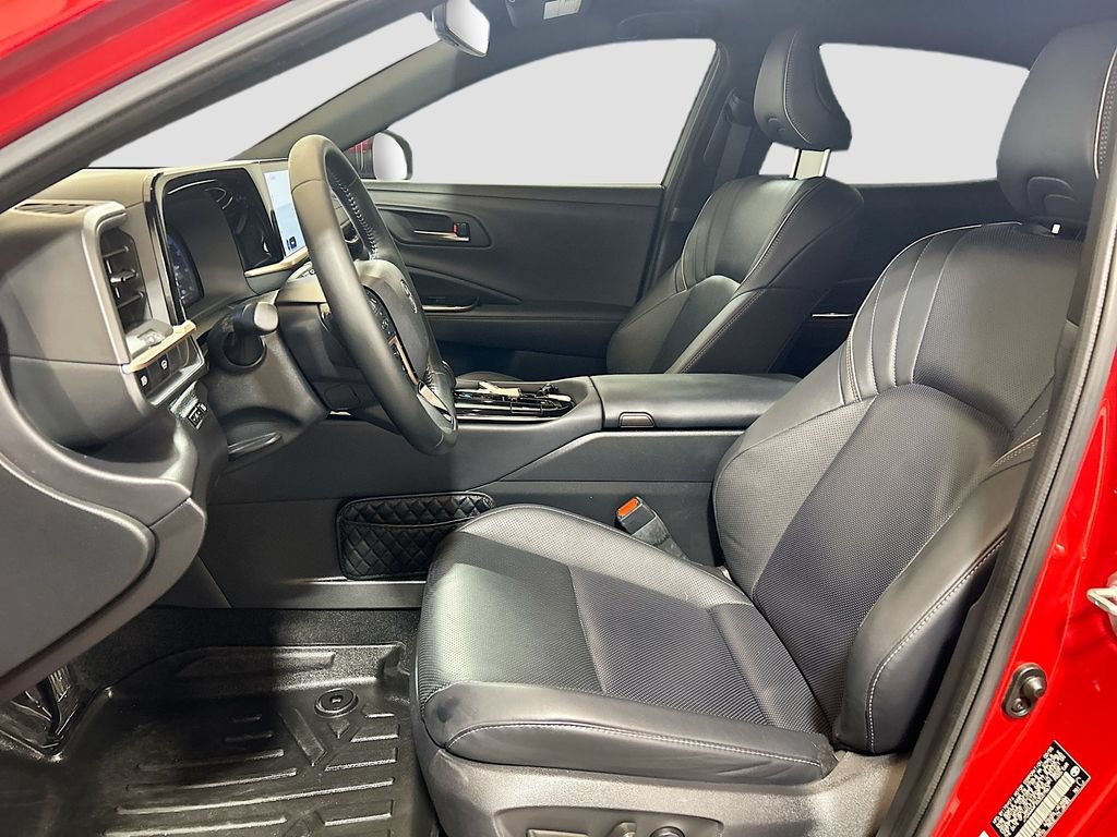 Used 2025 Toyota Crown AWD/4WD image 19