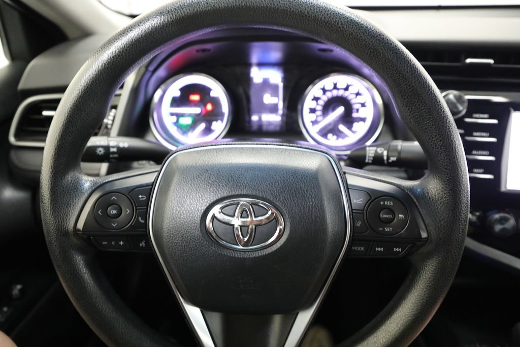 Used 2020 Toyota Camry LE FWD image 3