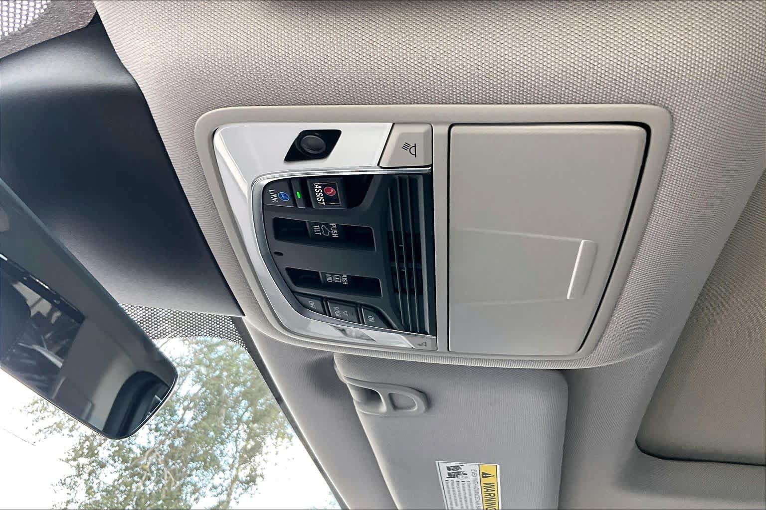 Used 2023 Acura MDX w/ Technology Package FWD image 32