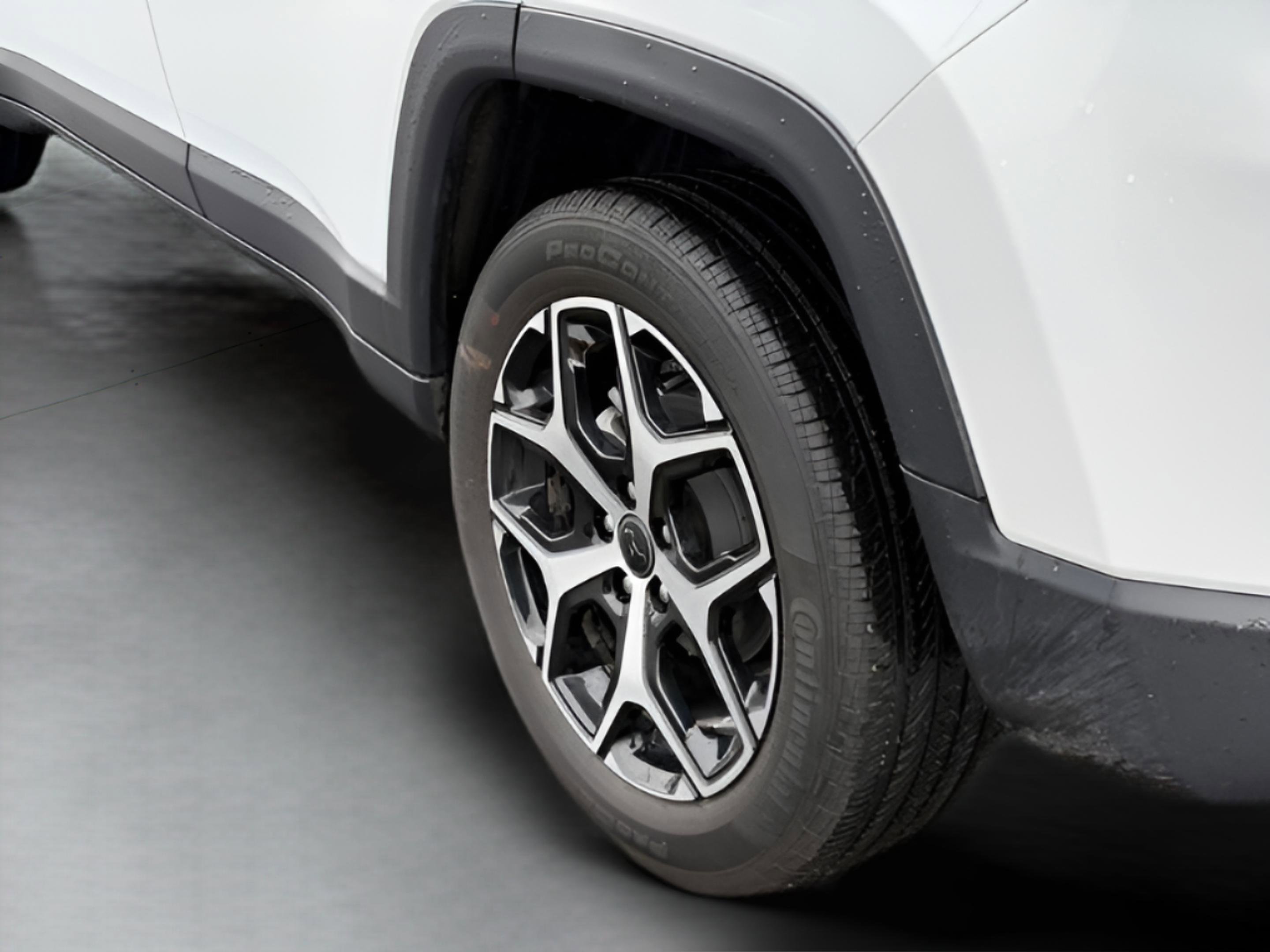 Used 2025 Jeep Compass Limited image 9