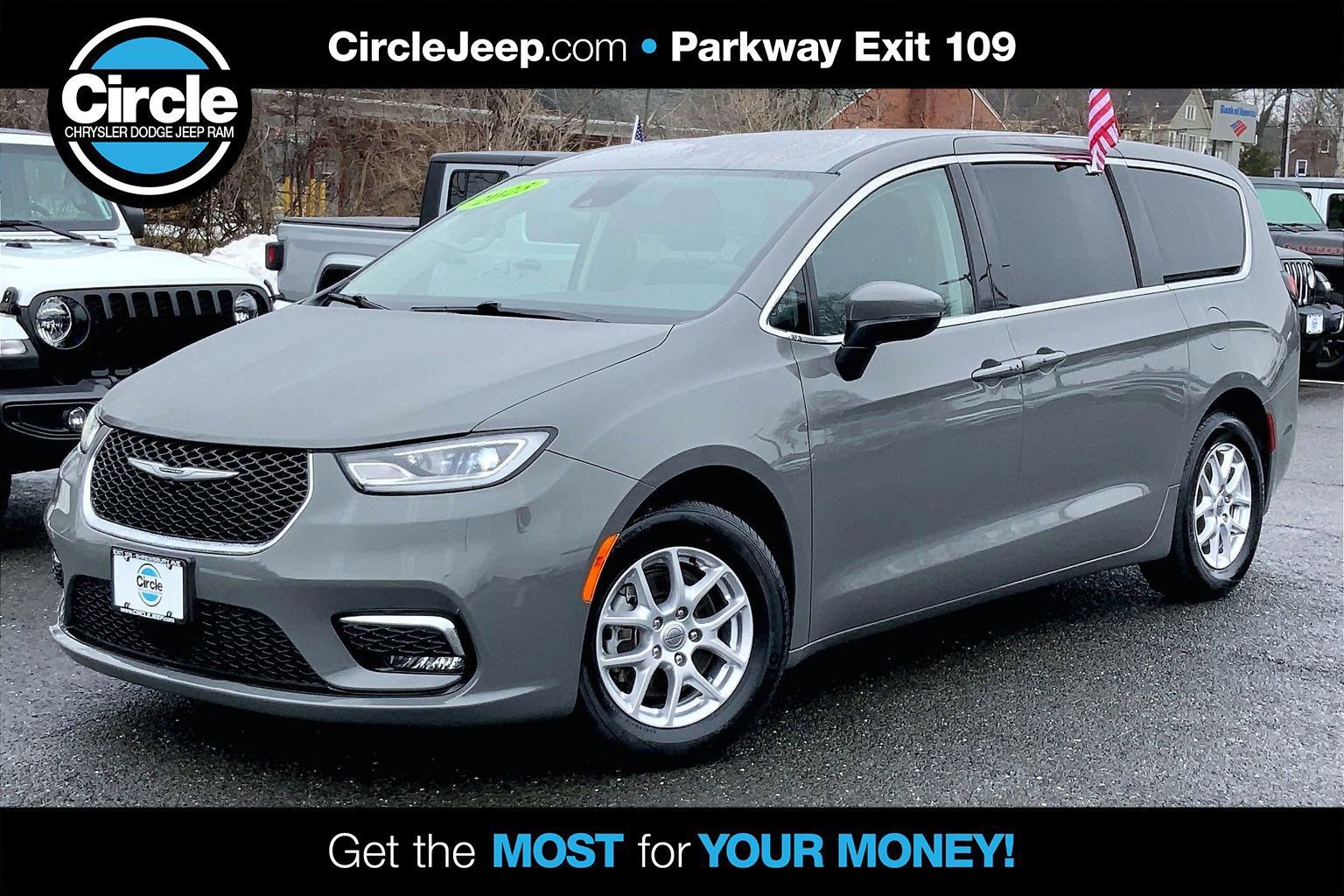 Certified 2023 Chrysler Pacifica Touring-L