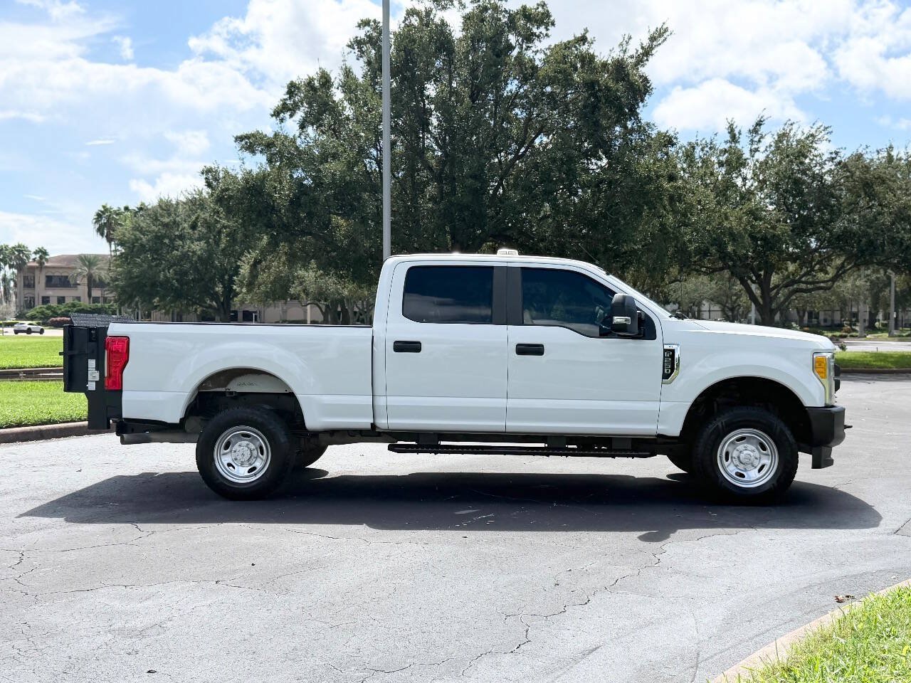 Used 2017 Ford F250 XL w/ Power Equipment Group AWD/4WD image 27