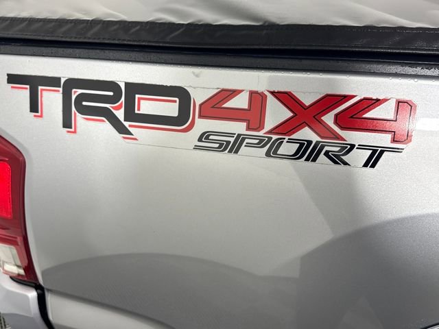 Used 2017 Toyota Tacoma TRD Sport w/ Tow Package (A/T) image 18