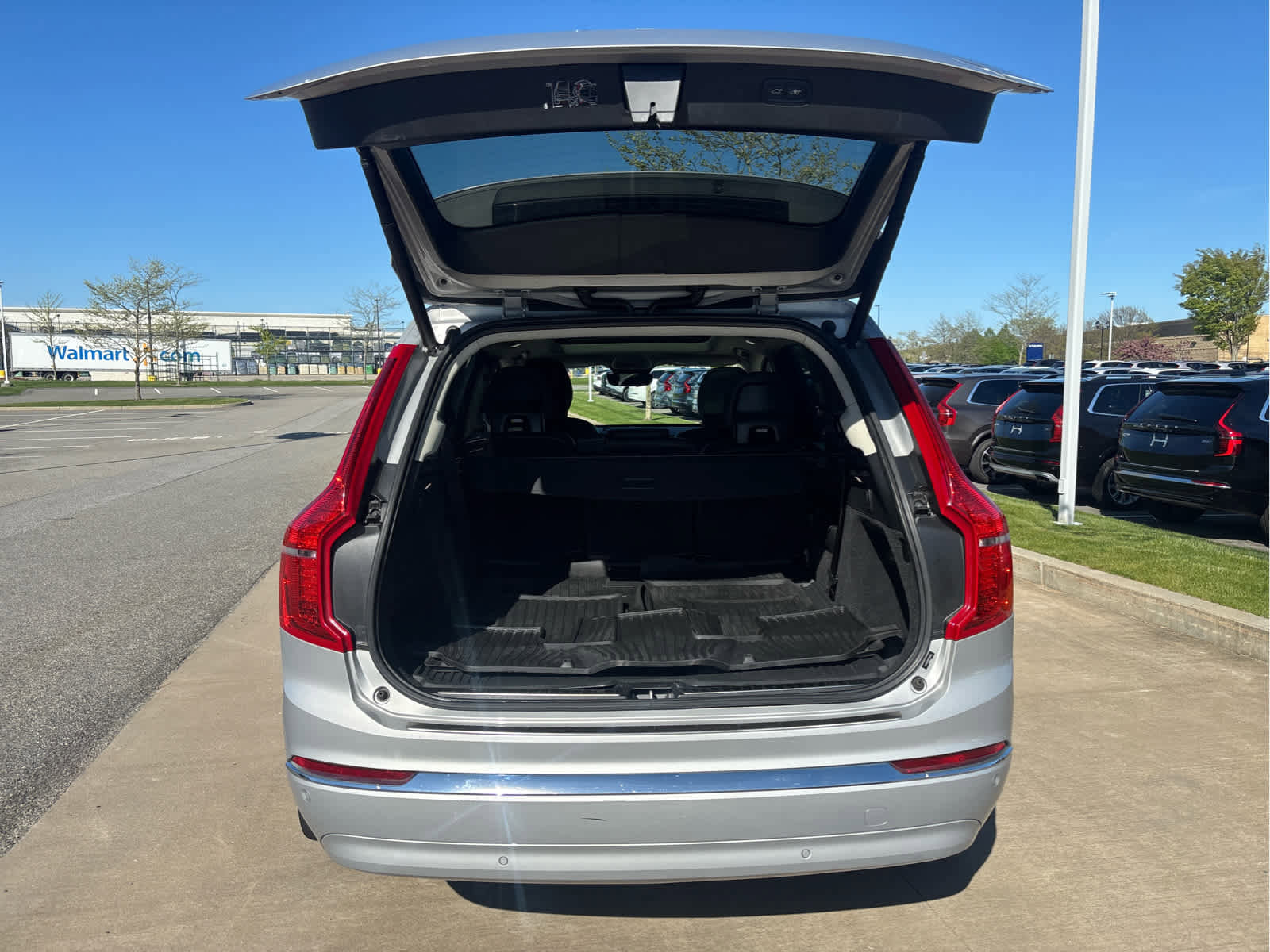 Used 2023 Volvo XC90 B6 Plus w/ Protection Package Premier AWD/4WD image 6