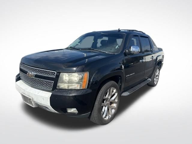 Used 2011 Chevrolet Avalanche LT image 1