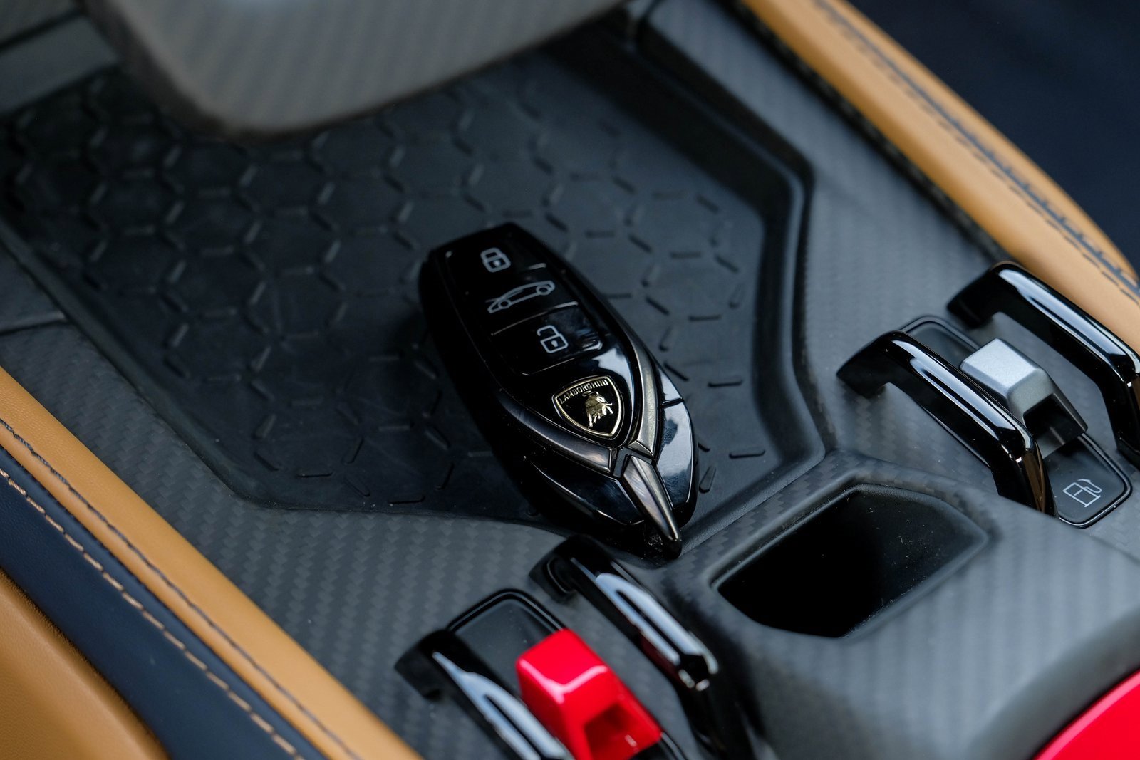 Used 2025 Lamborghini Revuelto image 63
