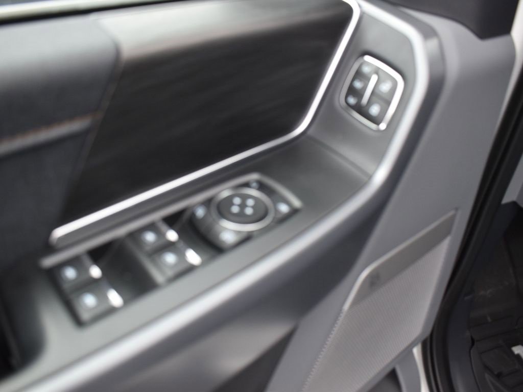 New 2025 Ford F150 Lariat w/ Equipment Group 501A Mid image 17