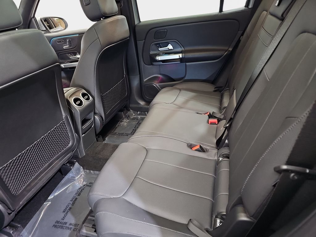 Used 2026 Mercedes-Benz GLB 250 4MATIC image 17