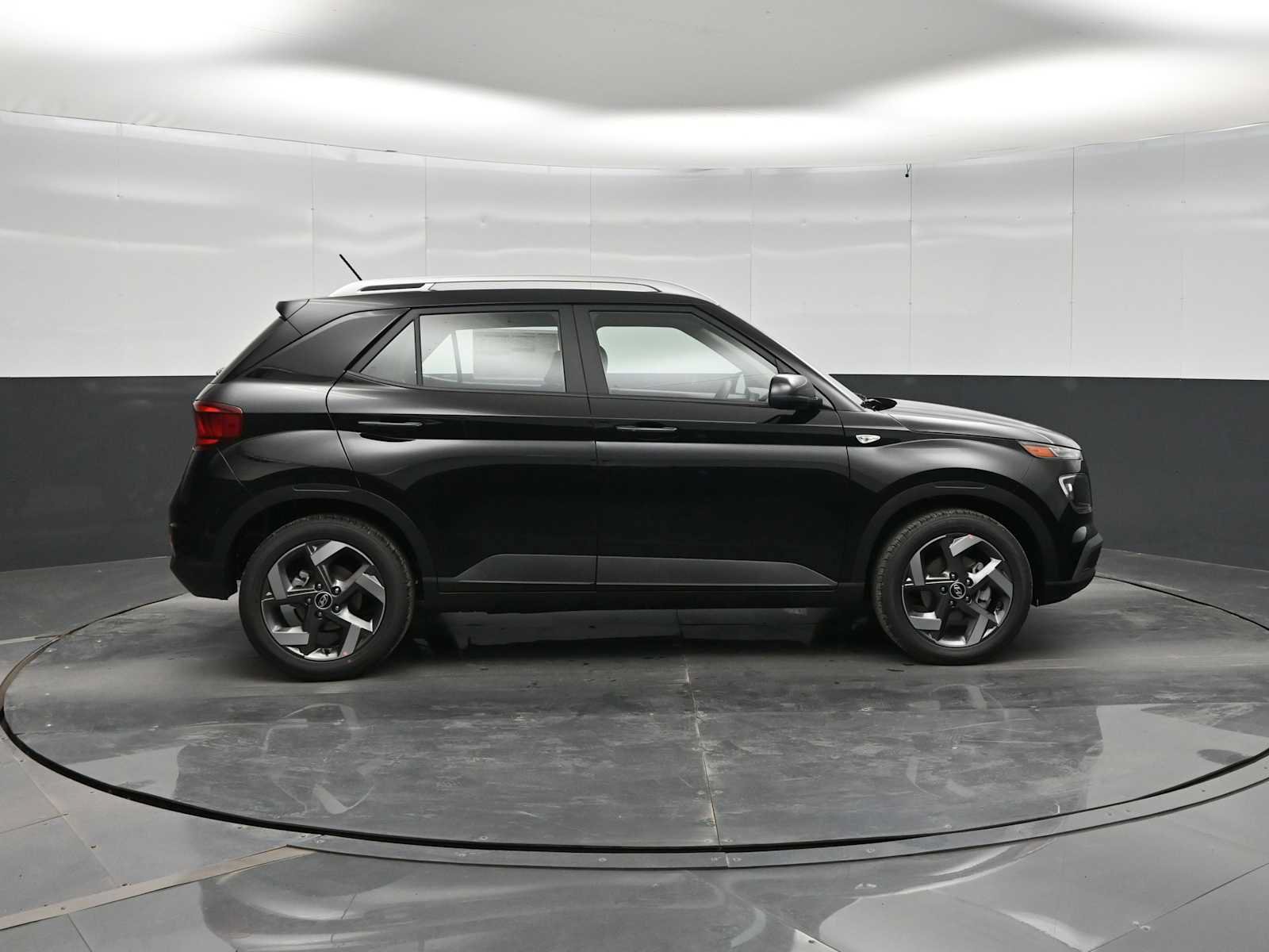 New 2026 Hyundai Venue SEL FWD image 9