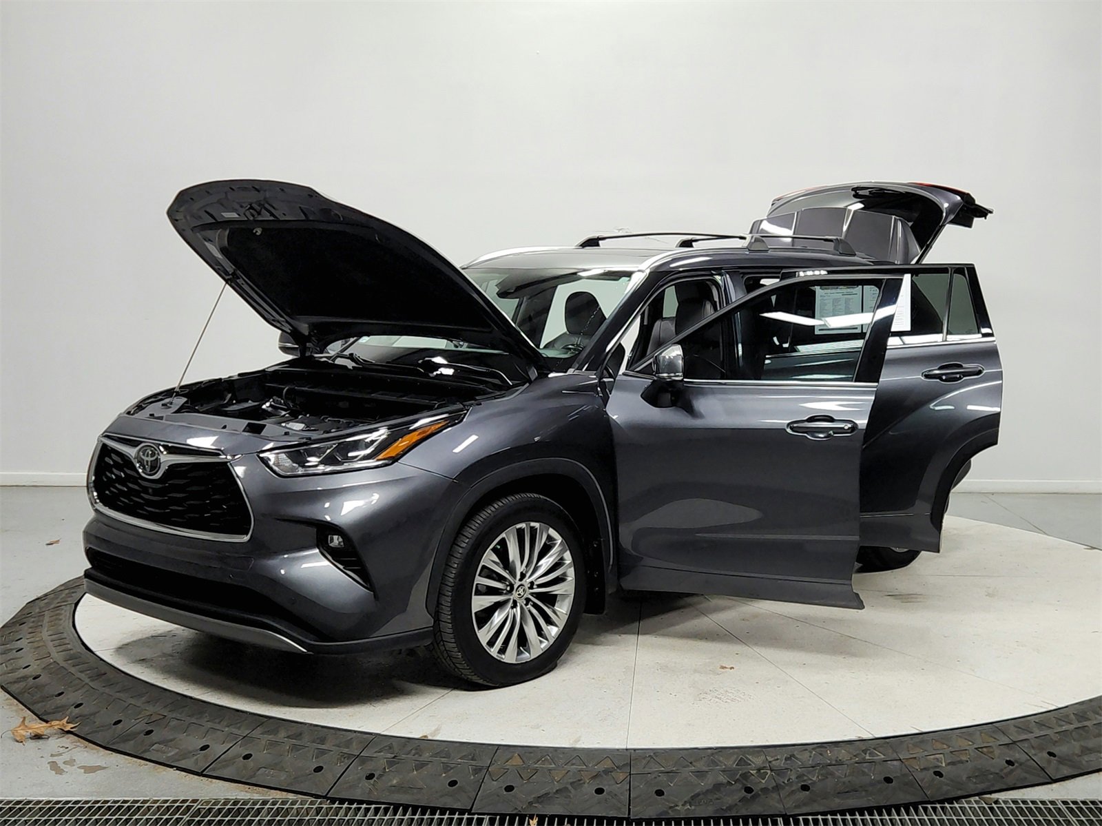 Used 2020 Toyota Highlander Platinum image 11