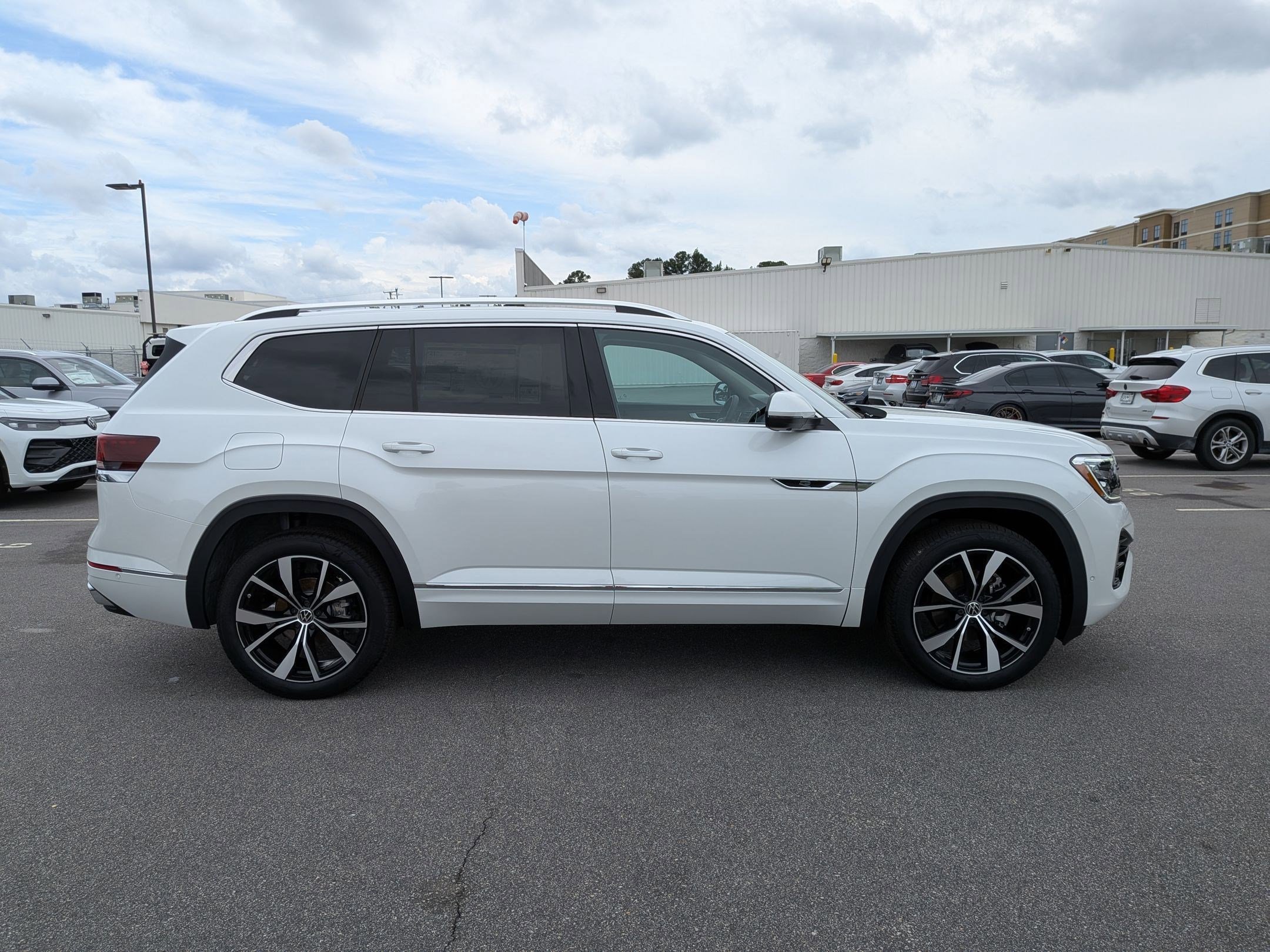 New 2026 Volkswagen Atlas SEL Premium R-Line AWD/4WD image 2