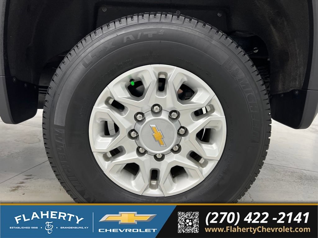 Used 2025 Chevrolet Silverado 2500 LT AWD/4WD image 22