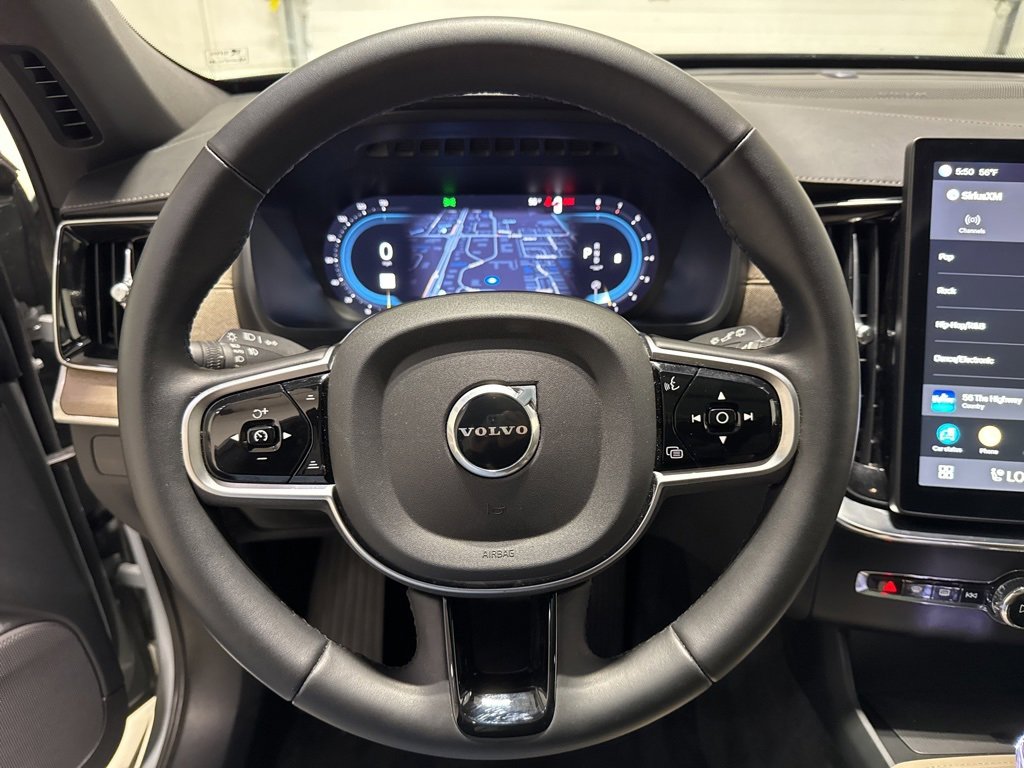 Used 2025 Volvo XC90 B6 Plus image 22