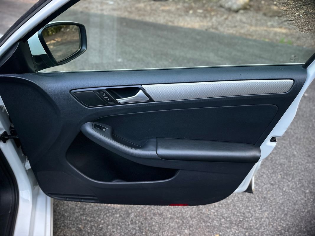 Used 2017 Volkswagen Jetta S w/ Jetta S Cold Weather Package image 20