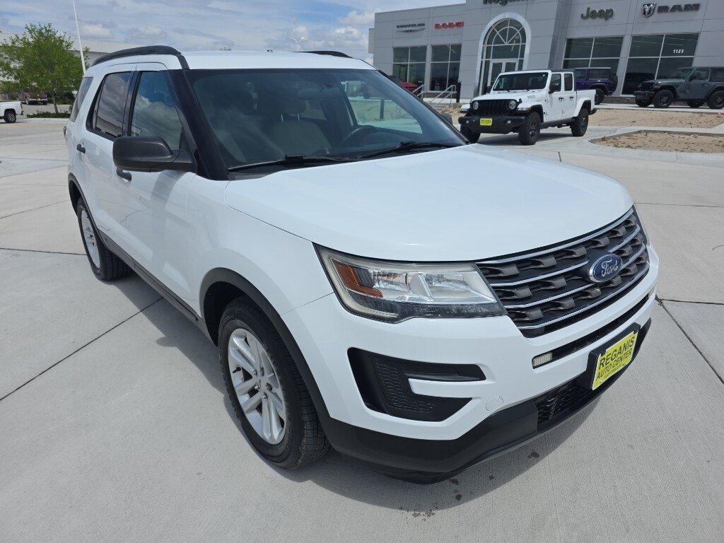 Used 2017 Ford Explorer 4WD image 3