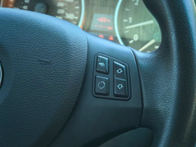 Used 2006 BMW 325i Sedan RWD image 24