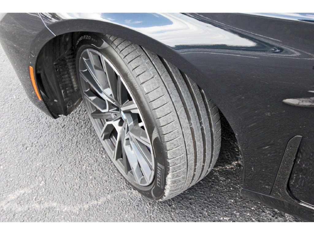 Used 2022 BMW 750i xDrive w/ Executive Package AWD/4WD image 34