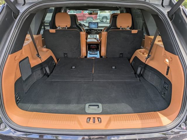 Used 2023 Lincoln Aviator Black Label w/ Dynamic Handling Package image 13