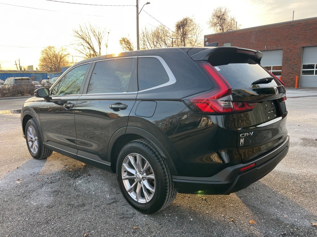 Used 2024 Honda CR-V EX image 3