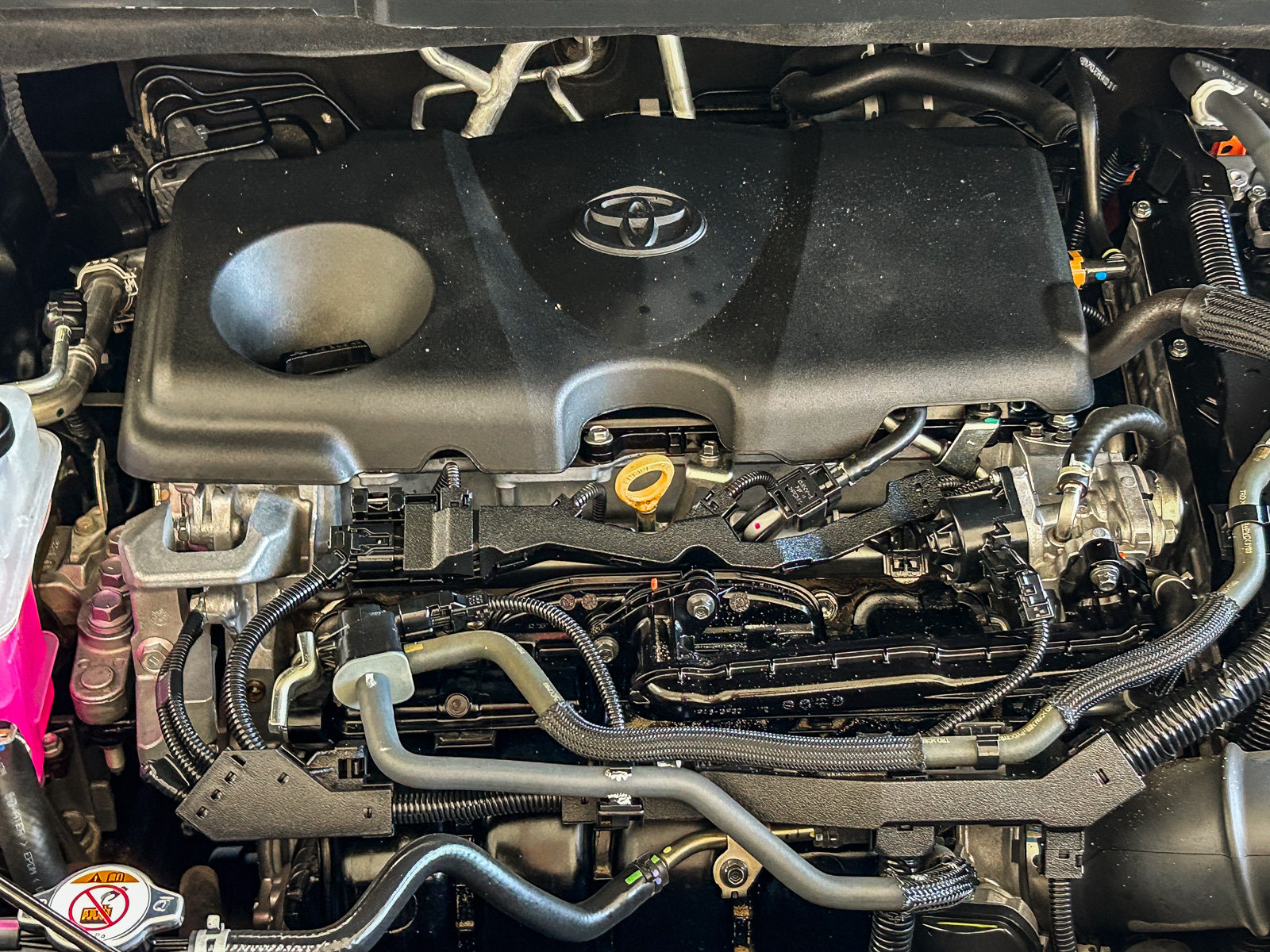 Used 2024 Toyota Sienna XLE FWD image 28