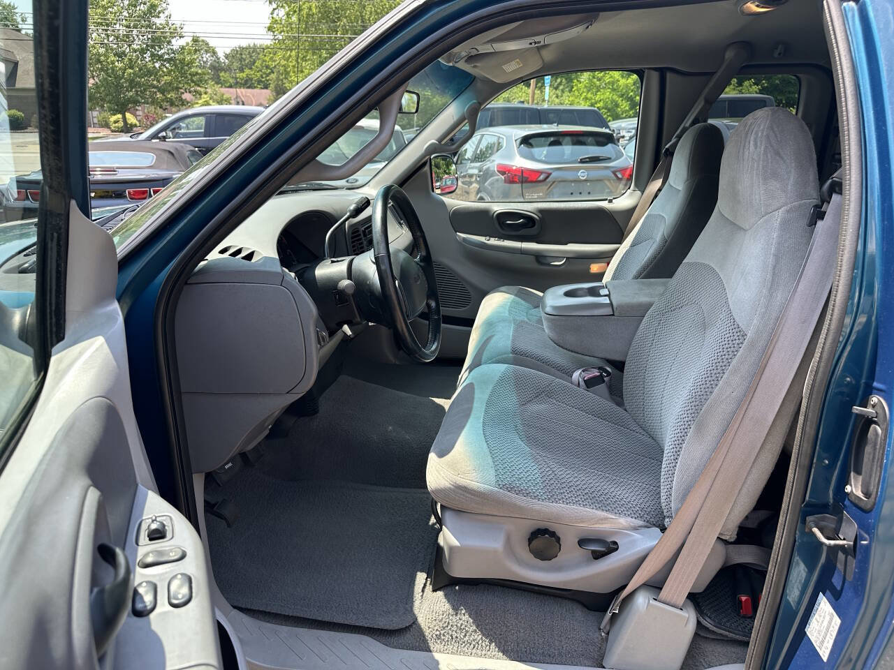 Used 2000 Ford F150 XLT image 18