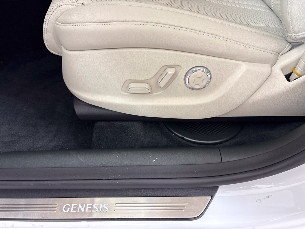 New 2027 Genesis GV80 2.5T Select AWD/4WD image 15