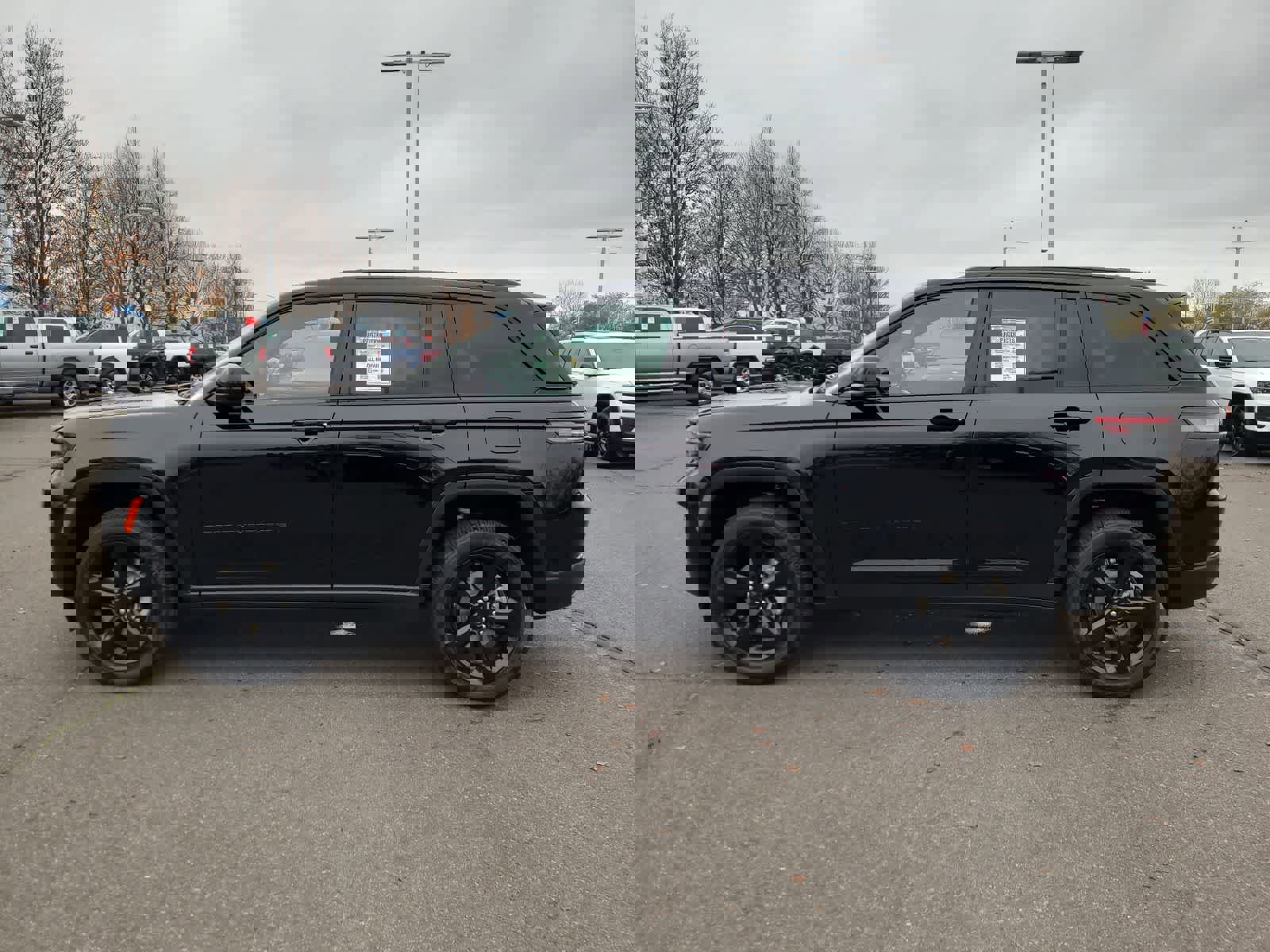 New 2025 Jeep Grand Cherokee Altitude w/ Trailer Tow Package image 11