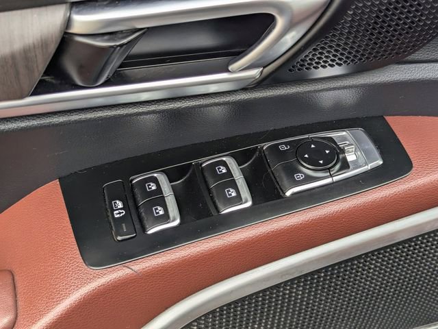 Used 2024 Kia Telluride EX w/ EX Captain's Chair Package image 24