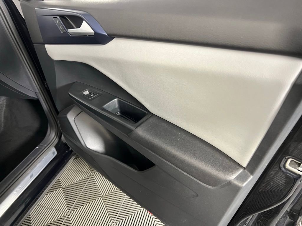 Used 2022 Volkswagen Taos SE image 33