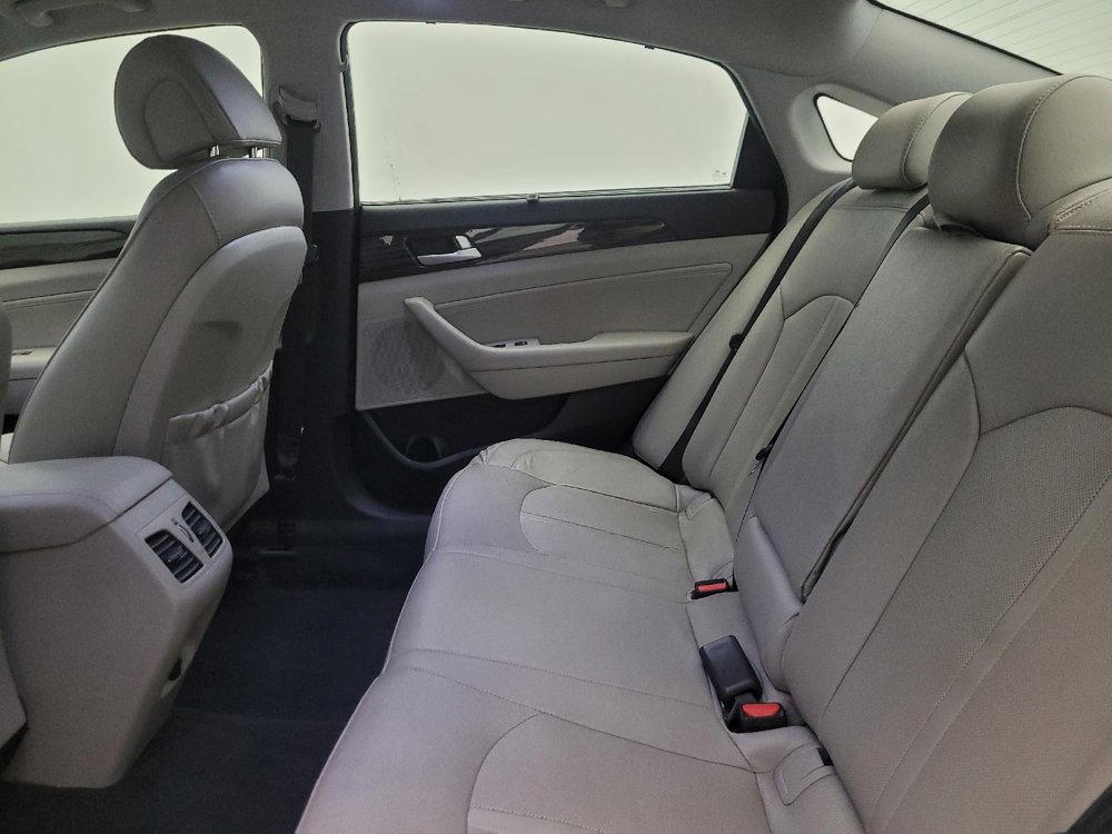 Used 2016 Hyundai Sonata Limited w/ Option Group 04 FWD image 18