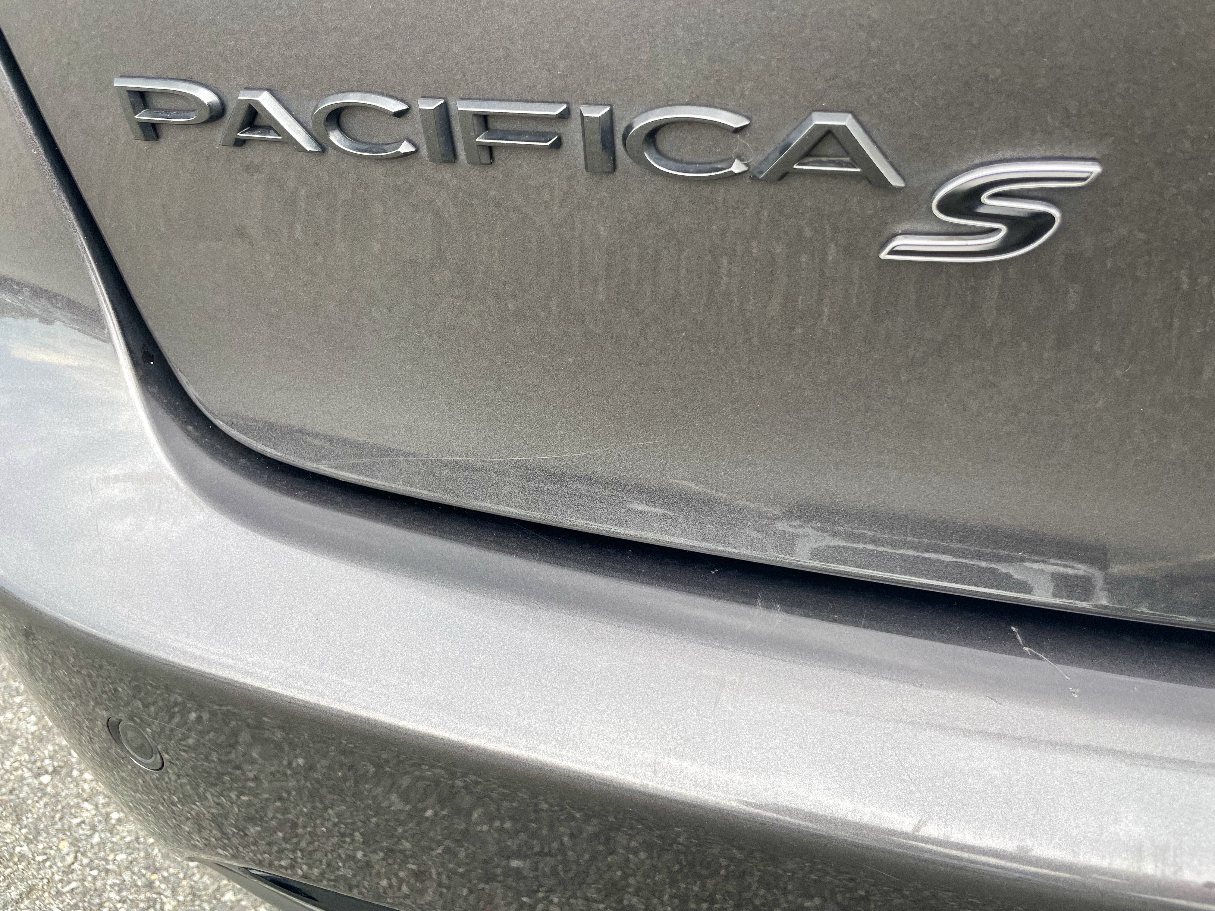 Used 2020 Chrysler Pacifica Touring-L w/ Advanced Safetytec Group AWD/4WD image 35