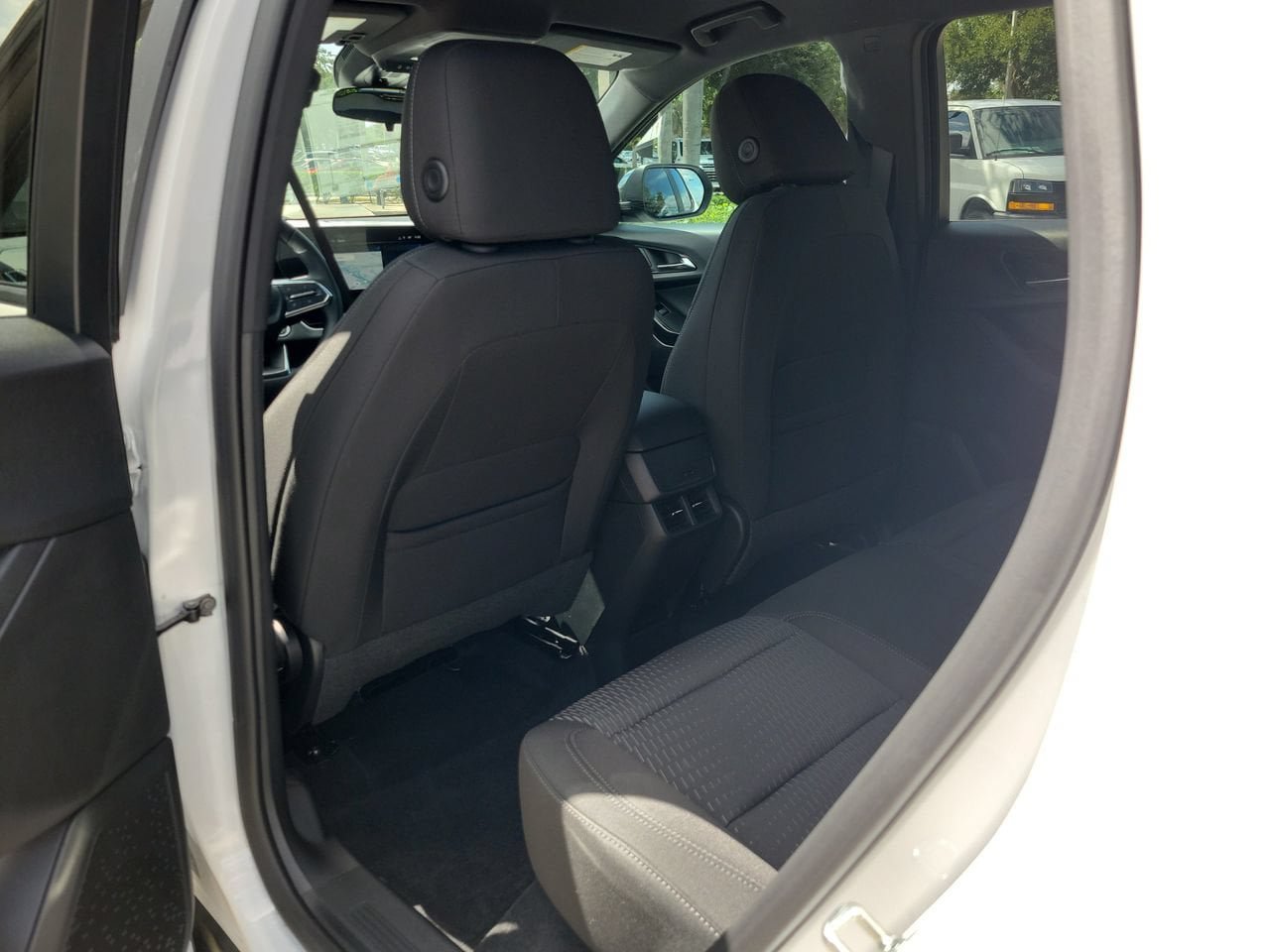 New 2027 Chevrolet Equinox LT FWD image 8