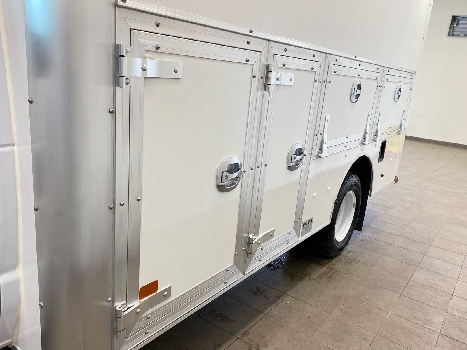 Used 2026 Ford E-350 and Econoline 350 Super Duty w/ Power Equipment Group image 5