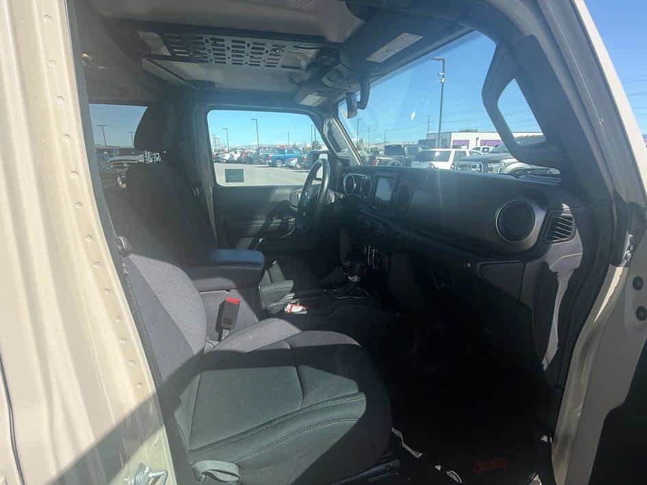 Used 2020 Jeep Gladiator Sport w/ Quick Order Package 24S AWD/4WD image 29