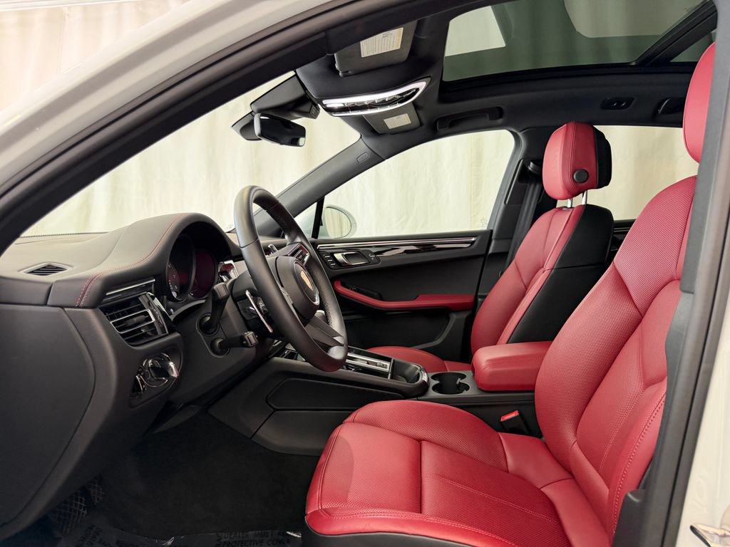 Certified 2026 Porsche Macan S AWD/4WD image 5