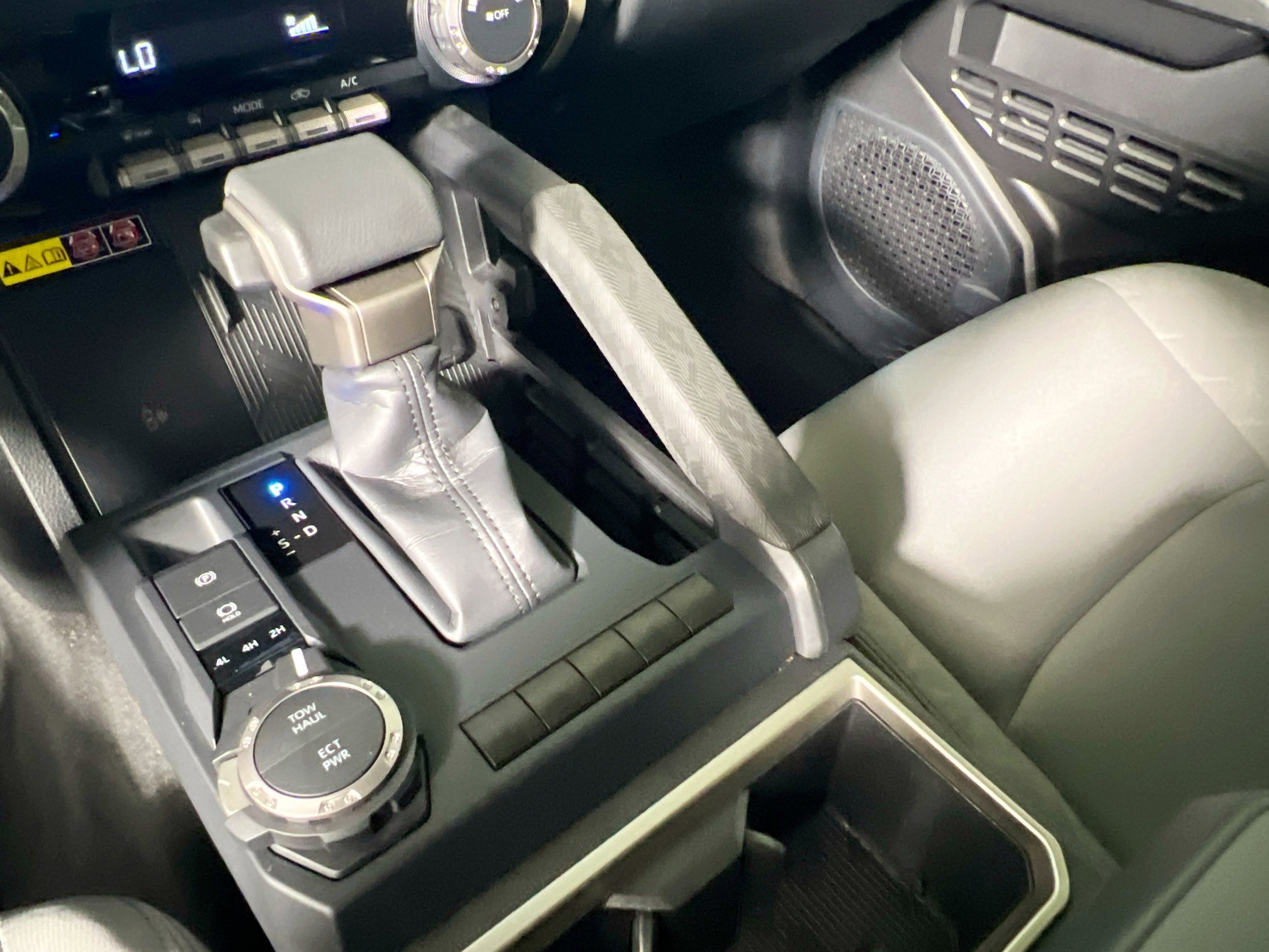 Used 2024 Toyota Tacoma SR5 w/ SR5 Upgrade Package image 26