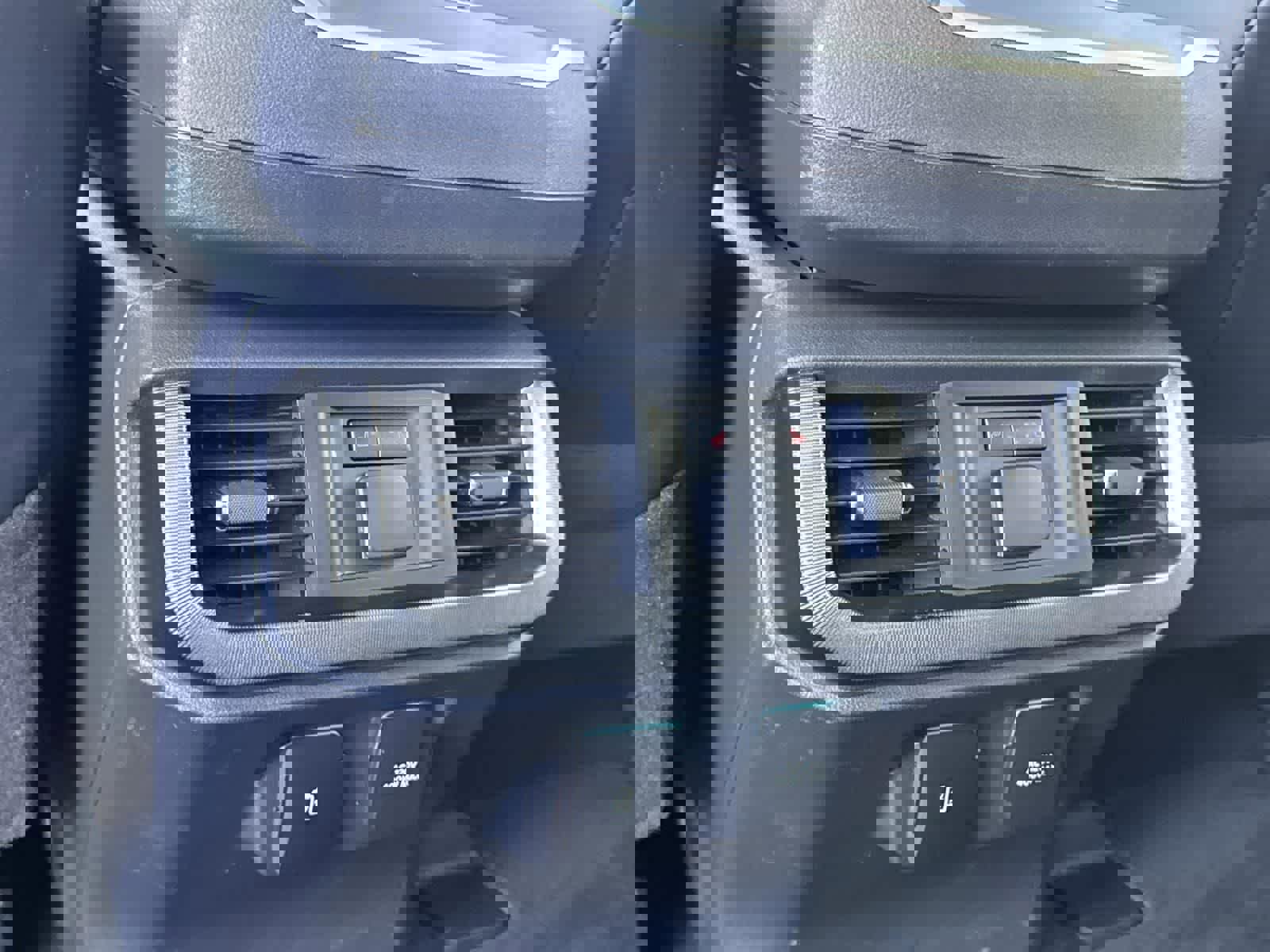 Used 2023 Ford F150 Platinum image 34