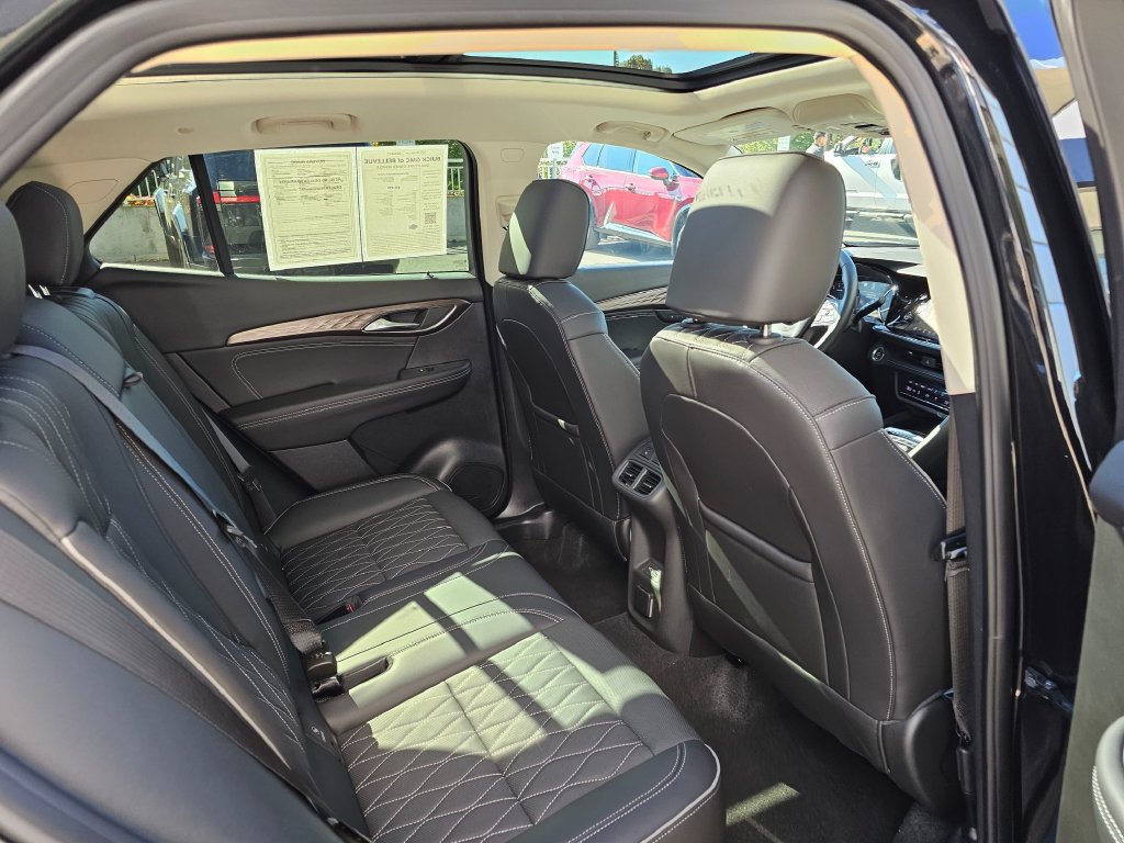 Used 2023 Buick Envision Avenir AWD/4WD image 48